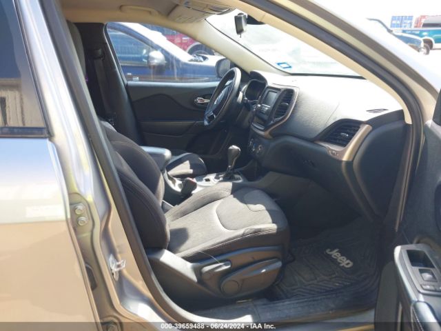 1C4PJLAB1GW127330 Jeep Cherokee Sport
