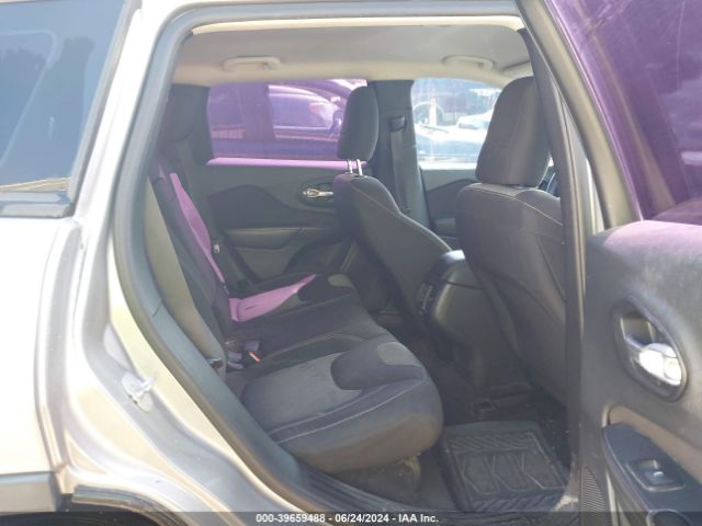 1C4PJLAB1GW127330 Jeep Cherokee Sport