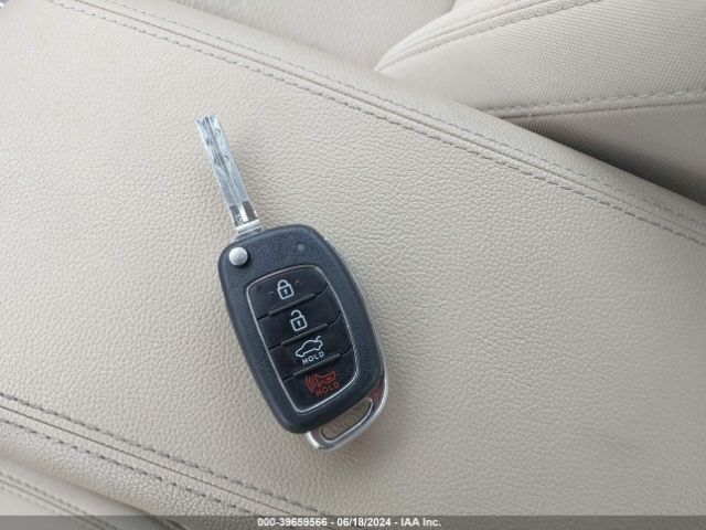 5NPE24AF2KH736194 Hyundai SONATA SE