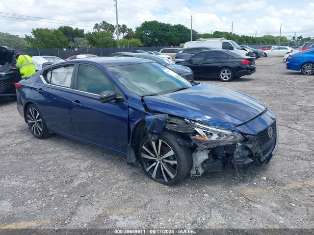 2019 1N4BL4CV2KC215627 main image