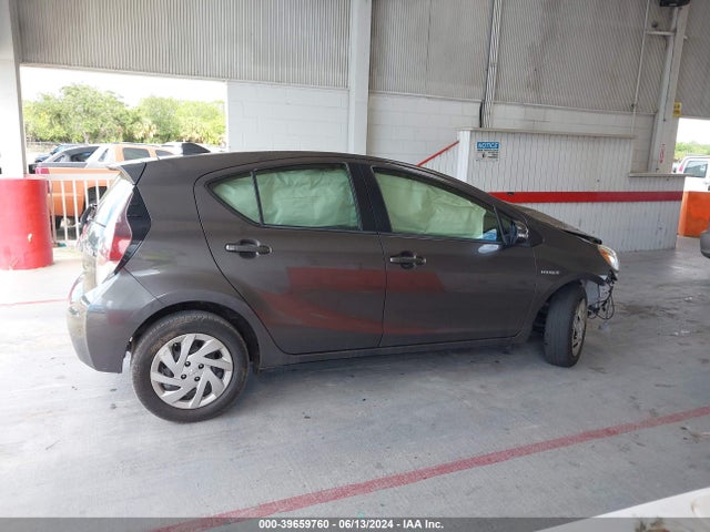 Toyota Prius C Three 2015 JTDKDTB38F1102123 Image 13