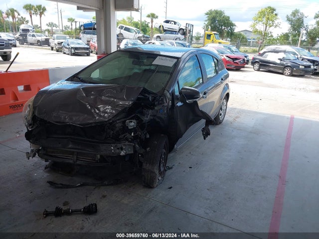 Toyota Prius C Three 2015 JTDKDTB38F1102123 Image 2