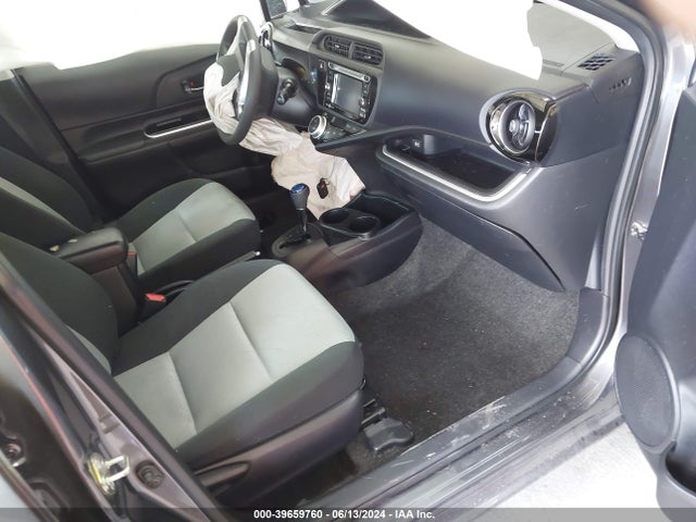 Toyota Prius C Three 2015 JTDKDTB38F1102123 Image 5