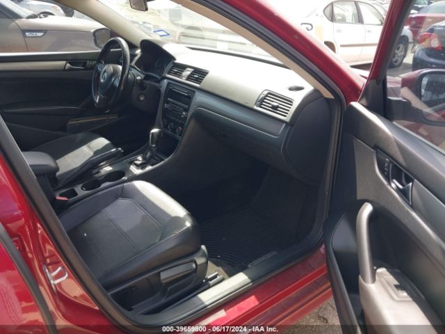1VWAT7A31FC050522 Volkswagen Passat 1.8t Wolfsburg Edition