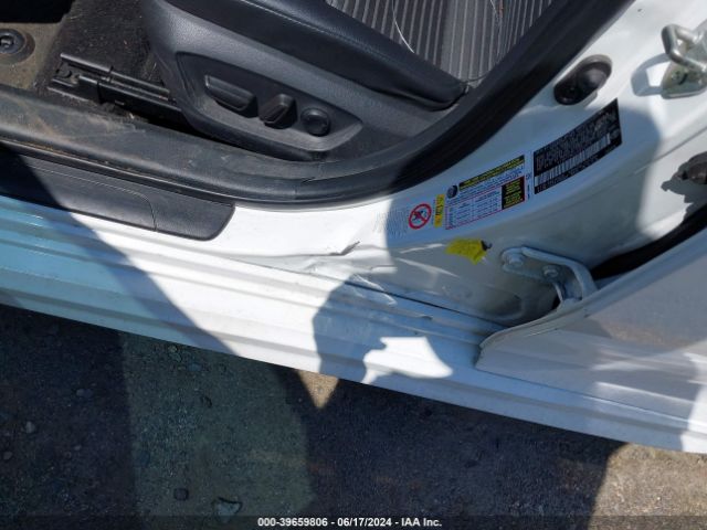 4T1B11HK2JU056576 Toyota CAMRY SE