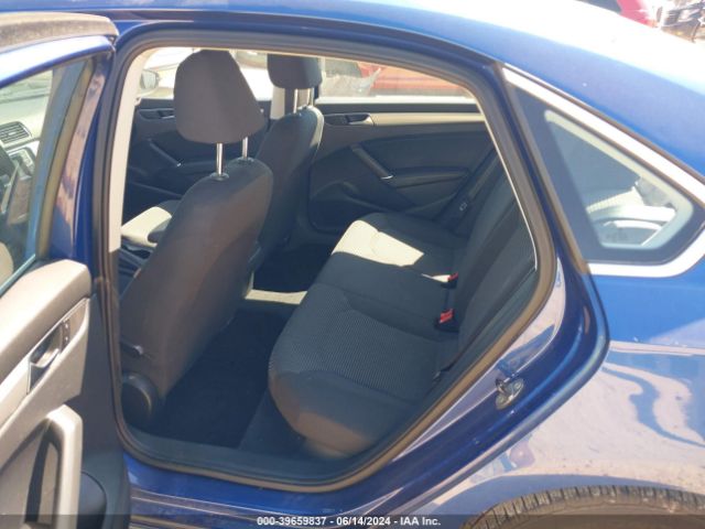 1VWAT7A34HC054499 Volkswagen Passat 1.8t S