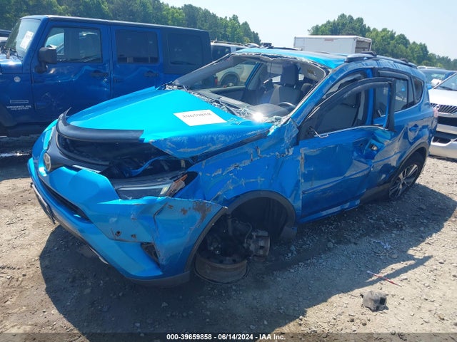Toyota Rav4 Xle 2017 JTMRFREV8HD203656 Image 2