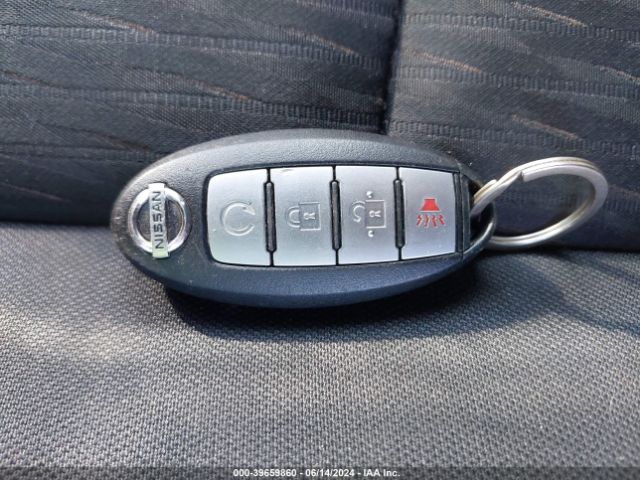 KNMAT2MV3HP606831 Nissan ROGUE SV
