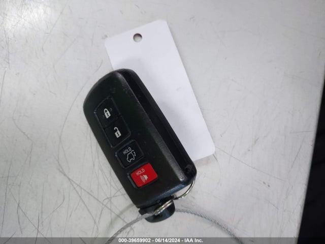 Toyota Rav4 Xle 2018 JTMWFREV5JJ738664 Image 11