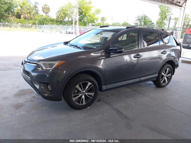 Toyota Rav4 Xle 2018 JTMWFREV5JJ738664 Image 2