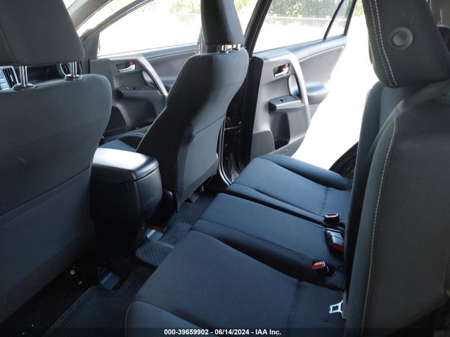 Toyota Rav4 Xle 2018 JTMWFREV5JJ738664 Image 8