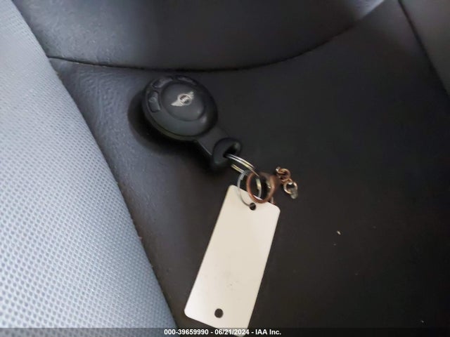 2010 MINI COOPER WMWMF3C55ATZ63353 Photo 10