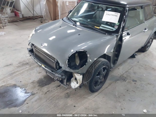 2010 MINI COOPER WMWMF3C55ATZ63353 Photo 5