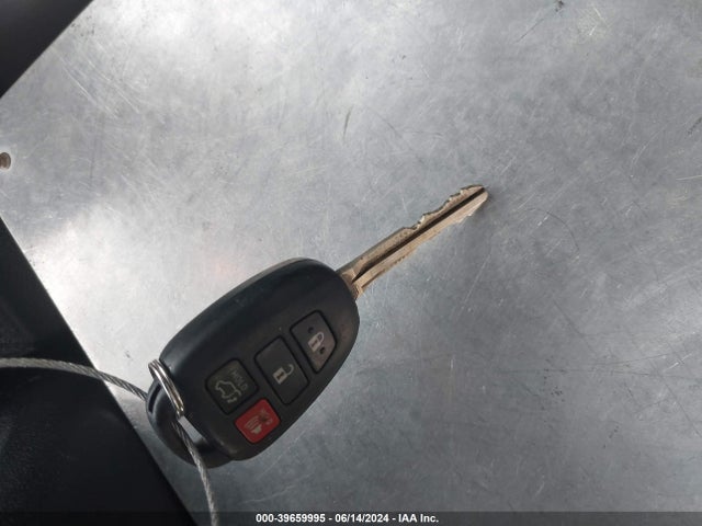 Toyota Rav4 Xle 2017 JTMWFREV1HJ104164 Image 11