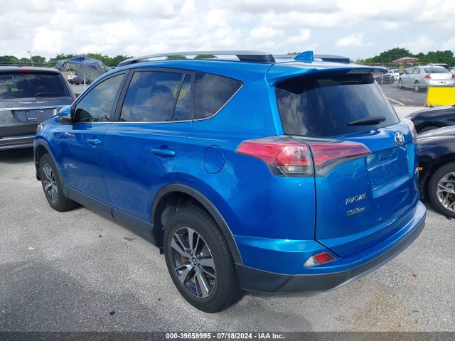 Toyota Rav4 Xle 2017 JTMWFREV1HJ104164 Image 3