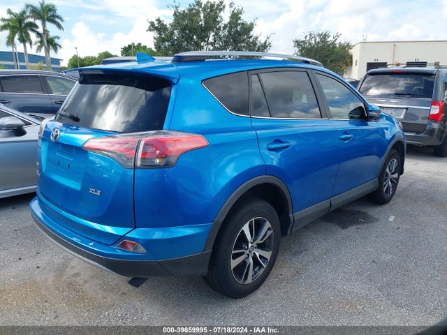 Toyota Rav4 Xle 2017 JTMWFREV1HJ104164 Image 4