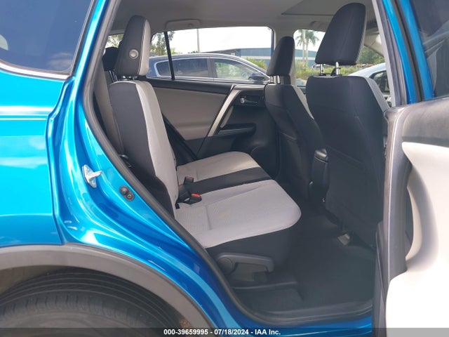 Toyota Rav4 Xle 2017 JTMWFREV1HJ104164 Image 8
