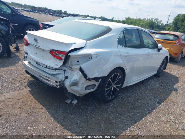 Toyota CAMRY SE 2018 4T1B11HK3JU596955 Image 4