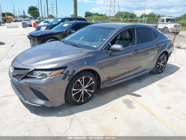 Toyota CAMRY SE 2018 4T1B11HK7JU128372 Image 2