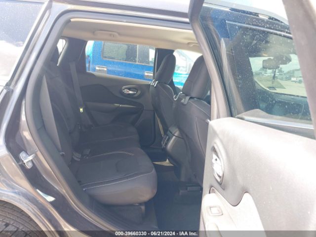 1C4PJLCS8FW791328 Jeep Cherokee Latitude