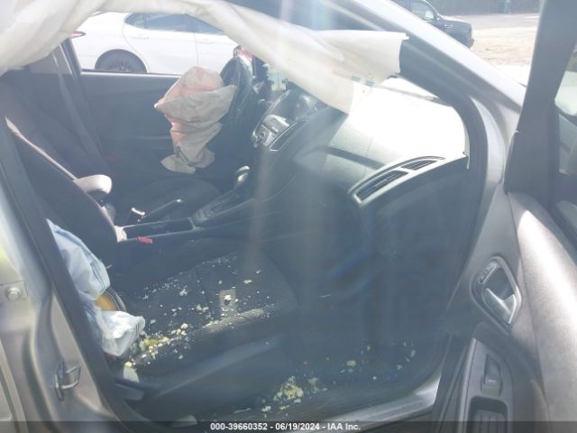 1FADP3H25JL266060 Ford FOCUS SEL