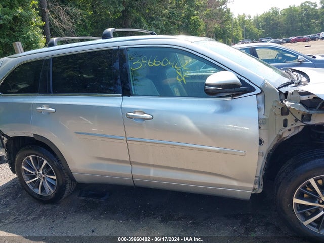 Toyota Highlander Xle 2018 5TDJZRFH9JS538318 Image 14