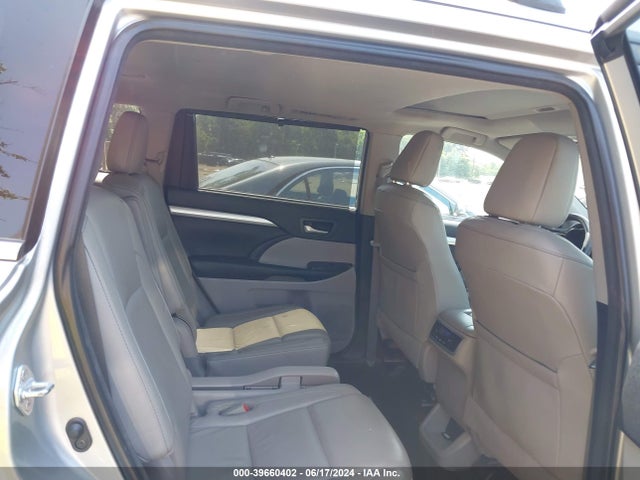 Toyota Highlander Xle 2018 5TDJZRFH9JS538318 Image 8