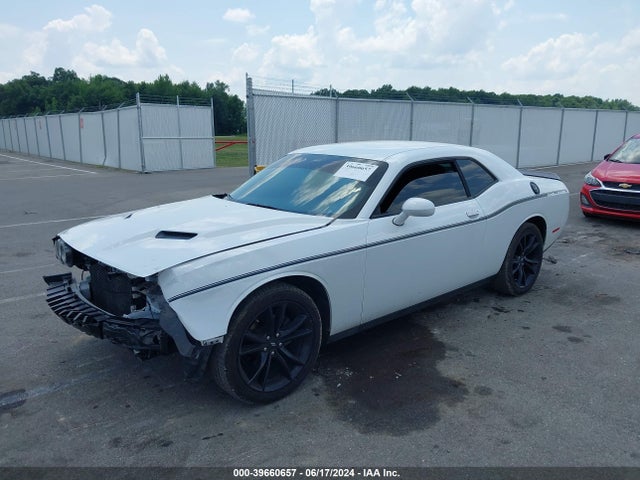 Dodge Challenger Sxt 2018 2C3CDZAG1JH255579 Image 2