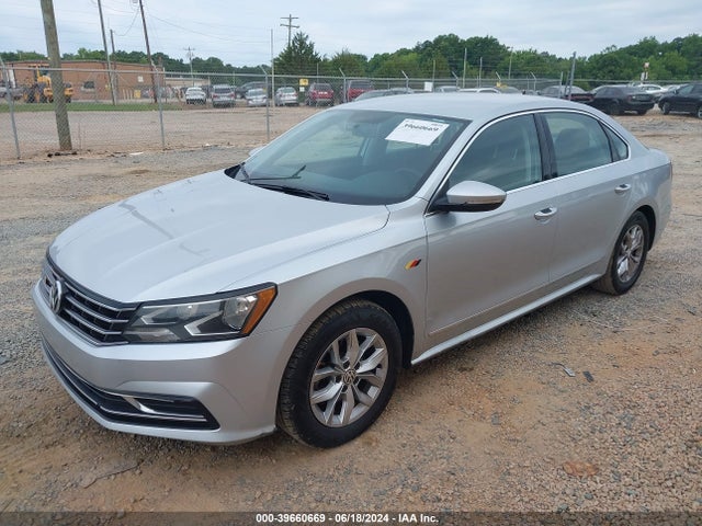 1VWAT7A33GC023985 Volkswagen Passat 1.8t S