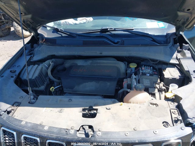 3C4NJDBB3JT137866 Jeep Compass Latitude 4x4