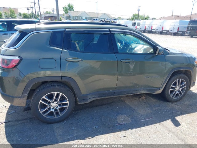 3C4NJDBB3JT137866 Jeep Compass Latitude 4x4