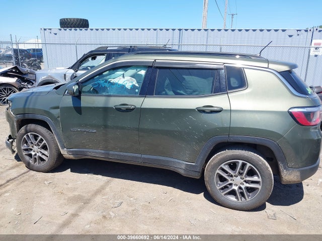 3C4NJDBB3JT137866 Jeep Compass Latitude 4x4