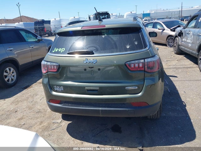 3C4NJDBB3JT137866 Jeep Compass Latitude 4x4