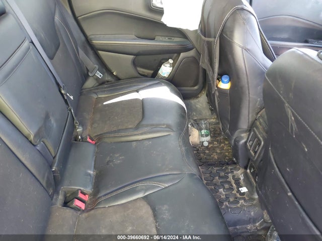 3C4NJDBB3JT137866 Jeep Compass Latitude 4x4