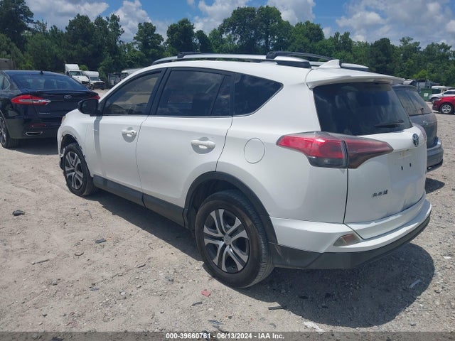 Toyota RAV4 LE 2016 JTMZFREV6GD082768 Image 3