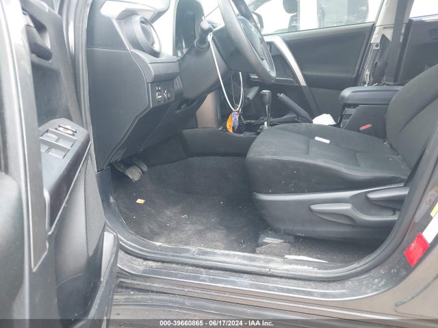 Toyota RAV4 LE 2017 JTMZFREVXHJ707529 Image 5
