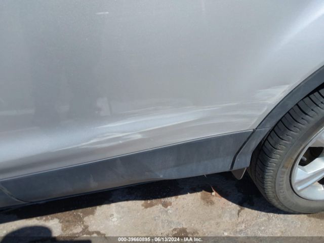 1FMCU0GX3FUA77074 Ford ESCAPE SE
