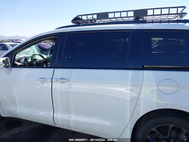 2C4RC3GG2NR232132 Chrysler Pacifica Limited Awd