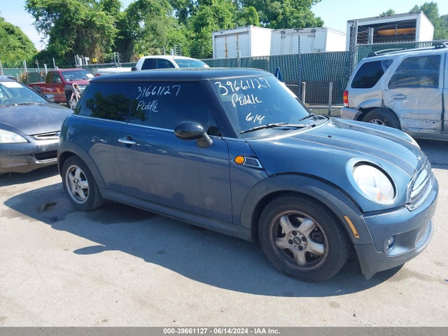 2010 MINI COOPER WMWMF3C54ATZ21630 Photo 0