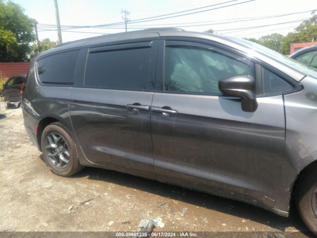 2C4RC1EG3JR293135 Chrysler Pacifica Touring L Plus