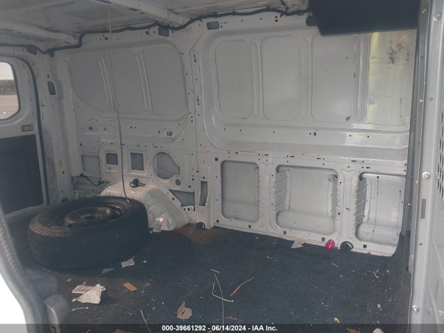 Ford Transit-150 2016 1FTYE1ZM8GKB06632 Image 8