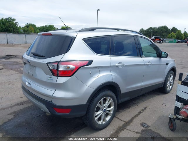 Ford ESCAPE SE 2018 1FMCU9GD4JUB75680 Image 4