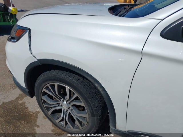 JA4AD3A33HZ031828 Mitsubishi Outlander Se/sel