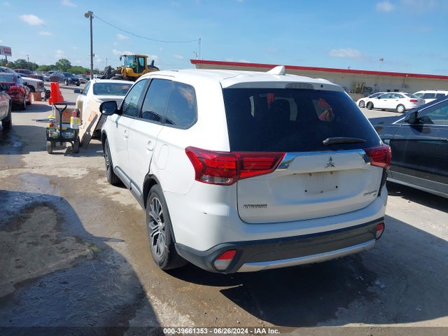 2017 MITSUBISHI OUTLANDER JA4AD3A33HZ031828 Photo 2
