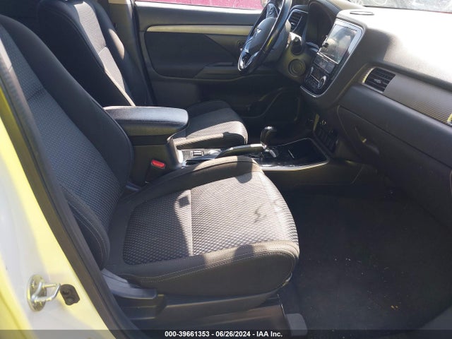 2017 MITSUBISHI OUTLANDER JA4AD3A33HZ031828 Photo 4