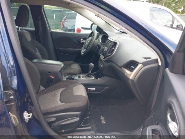 1C4PJLAB9GW136373 Jeep Cherokee Sport