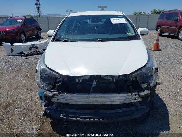 Toyota Prius Two 2017 JTDKBRFU4H3547333 Image 13