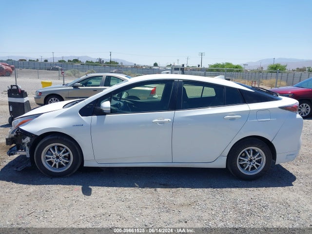 Toyota Prius Two 2017 JTDKBRFU4H3547333 Image 15