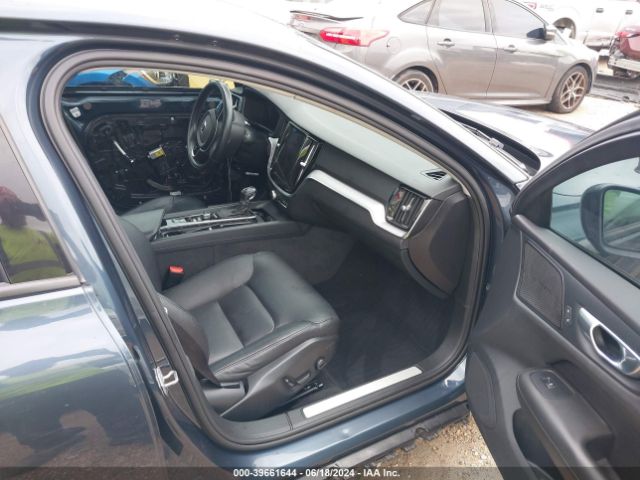 7JR102FK3LG039106 Volvo S60 T5 Momentum