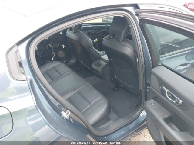 7JR102FK3LG039106 Volvo S60 T5 Momentum